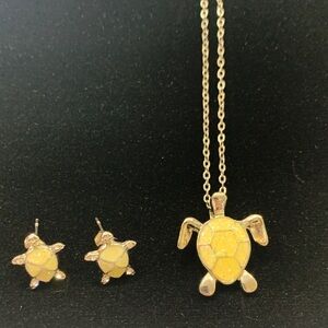 Turtle necklace set and earrings NWOT
